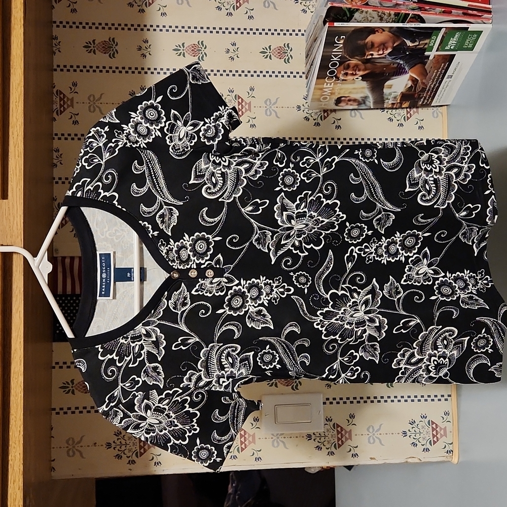 Karen Scott NWT Short Sleeve size PP